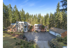 233  Raintree Lane